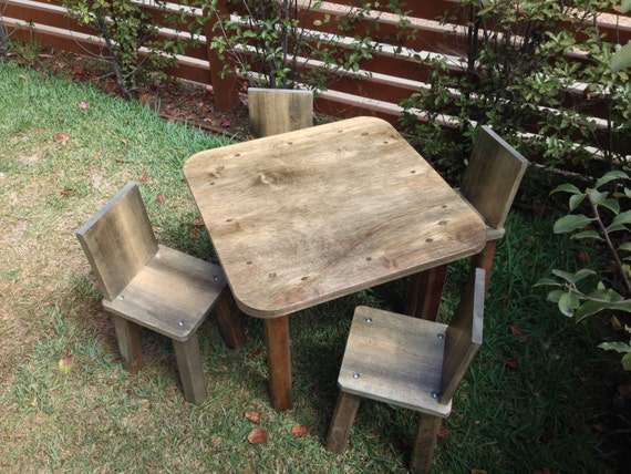 rustic childrens table and chairs