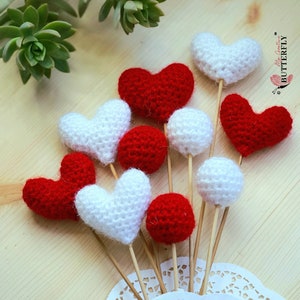 Heart Bouquet Crochet Pattern: Valentine&#39;s Day DIY Decor (PDF Pattern)