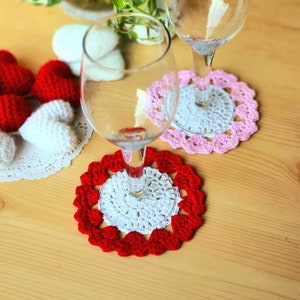 Dessous de verre au crochet avec bordure de mini coeurs, décoration de table, décoration de table pour la Saint-Valentin, dessous de plat, décoration de table pour la Saint-Valentin, décoration coeur image 3