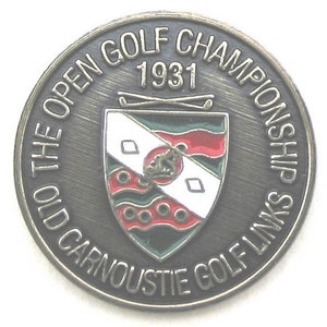 Alte Hand bemalte Münz Golfball Marker für die Open Championship Carnoustie Old Links Schottland - Ideales Geschenk für den 92-jährigen Golfer