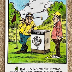Golfpostkaart: hilarisch komisch plezier. Ideaal voor een golfverjaardagskaart cadeau man, vrouw hem of haar. Golfer wast zijn ballen!