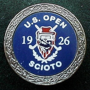 Old Antique Stem Golf Ball Marker per gli US Open del 1926 che si tennero allo Scioto Country Club - Bobby Jones vincitore. Ottimo golf collezionabile