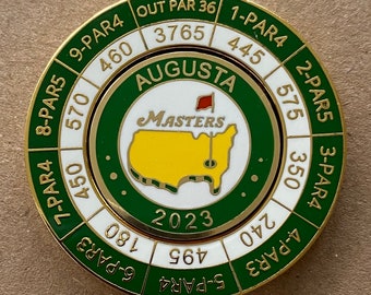 Fabelhafter 2023 Masters Augusta Golf Club emaillierter Münz-Golfballmarker mit Scorecard-Yardage-Halter Mondomarker. Hochwertiges Golfgeschenk.