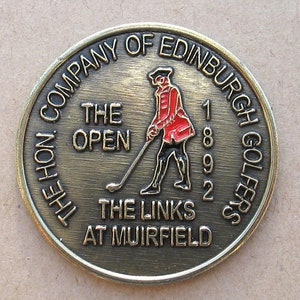 Met de hand geschilderd golfbal marker reliëf munt voor de 1892 Open Championship. de Muirfield Golf links in Schotland. Uniek cadeau voor elke golfer.