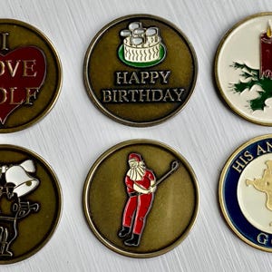 Sammlung von 6 handbemalten Golfball Marker Münzen aus Metall. Ein tolles Geburtstagsgeschenk für Sie oder Ihn. Superb Qualität Vintage USA Ballmarker