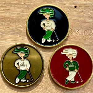 Hervorragendes Set mit 3 Junior Golf handbemalten Metallmünzen-Golfballmarkern Golfgeschenk. Ideales Geschenk zum Geburtstag. Vintage USA Ballmarkierer unbenutzt wie neu