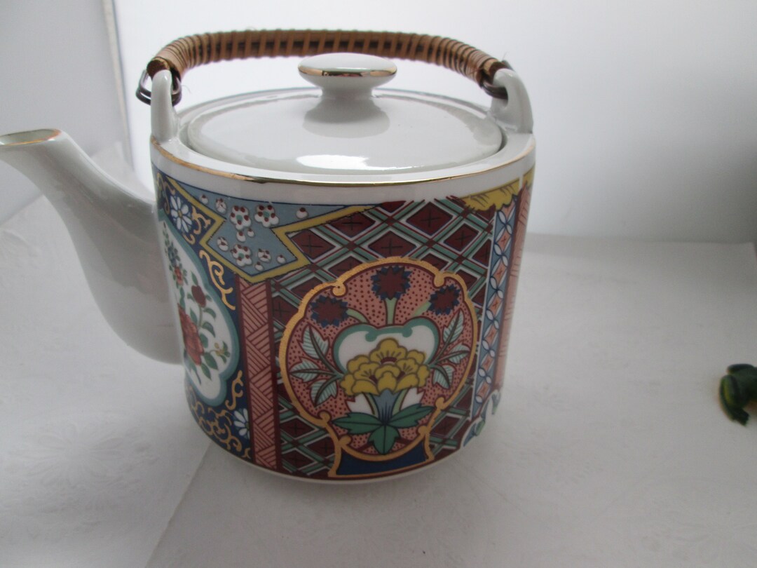 Vintage Imari Ware Teapot W Rattan Handle and Gilding Imari Teapot