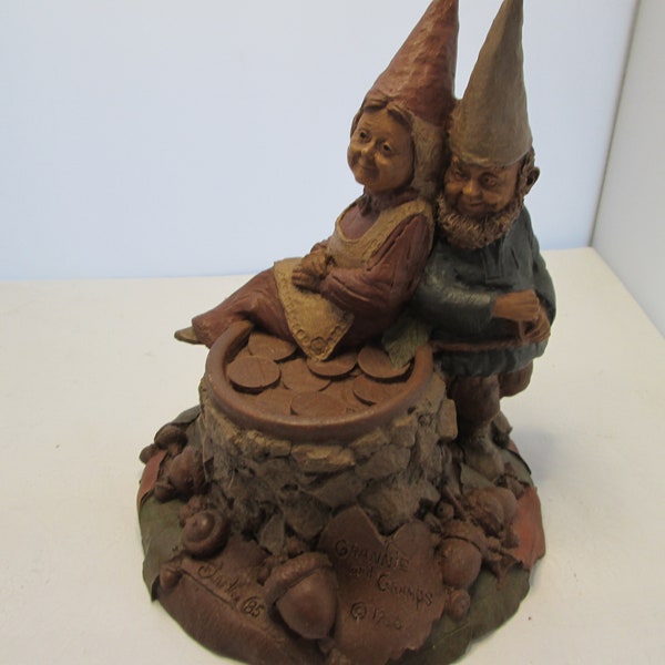 Vintage Tom Clark 1985 Grannie and Gramps Gnome Figures at Wishing Well w Pennies Tom Clark Sculpture Old Gnome Couple Grandma Grandpa Gnome