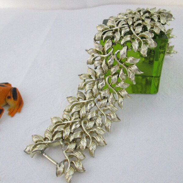 Wide Coro Floral Link Bracelet goldtone bracelet link bracelet 50s bracelet golden bracelet Coro bracelet Coro link bracelet 50s bracelet