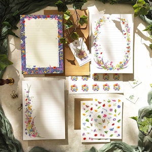 Encantador juego de bloc de notas y tarjetas con diseño de flores silvestres: papelería tamaño A5 para mensajes escritos a mano, regalo "Pensando en ti"