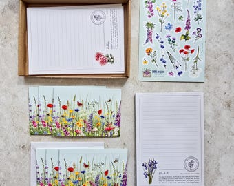 Botanical Flowers Deluxe Stationery Set: 20 sheets of Letter Writing Paper, 6 Folded Notecards, Stickers and 16 Envelopes