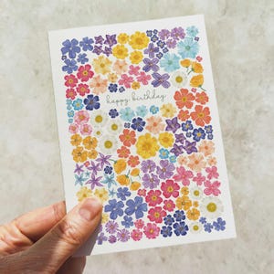 Helle und bunte festliche Blumen alles Gute zum Geburtstag Karte und Umschlag