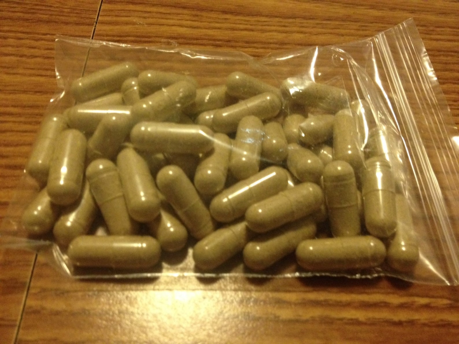 Капсула с растением. Ашваганда капсулы. Травяные капсулы. Травяные капсулы. Травяные капсулы.