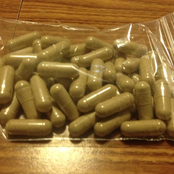 Comfrey leaf capsules No filler. All natural. Vegan available