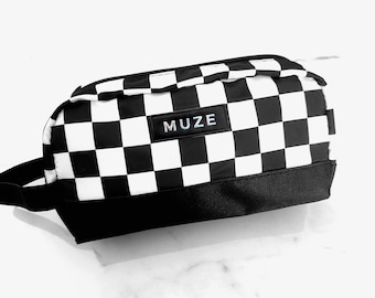 Estuche de papelería con diseño de cuadros MUZE