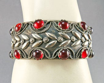 Vintage Bangle With Red Czech Glass Beads In Silver Plate 1930s Bangle