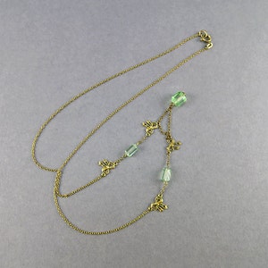 Vintage Glasperlen Halskette mit facettierten grünen Glasschmuck Antik Sammlerstücke