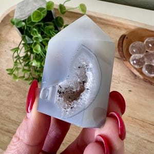 Blau-Gebänderter Achat Druzy Turm | Tiefe Höhlengeode