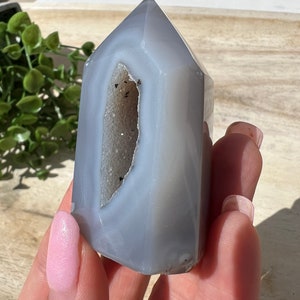 Blau-Gebänderter Achat Druzy Turm | Tiefe Höhlengeode