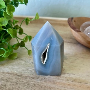 Blau-Gebänderter Achat Druzy Turm | Tiefe Höhlengeode