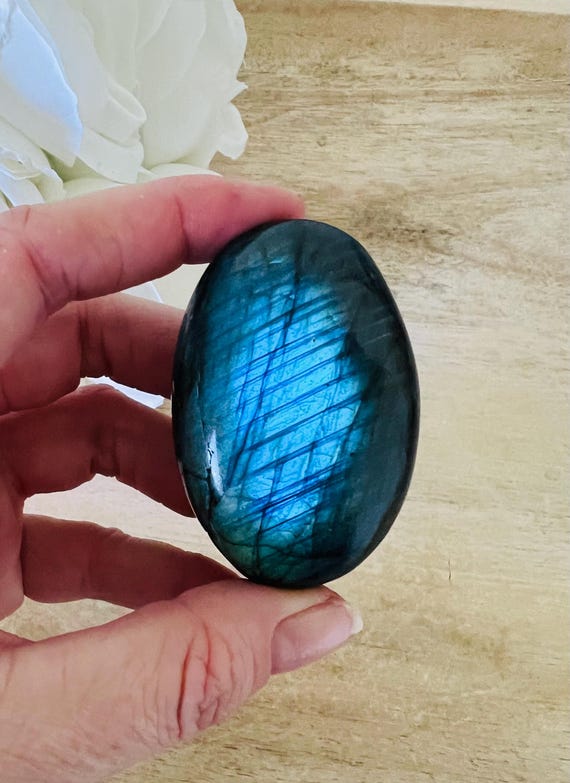 Flashy labradorite palm stone | 2 inch | natural labradorite stone | A grade polished labradorite crystal blue flash