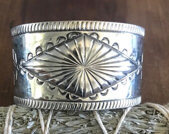 Nickel silver bell cuff cheap bracelet