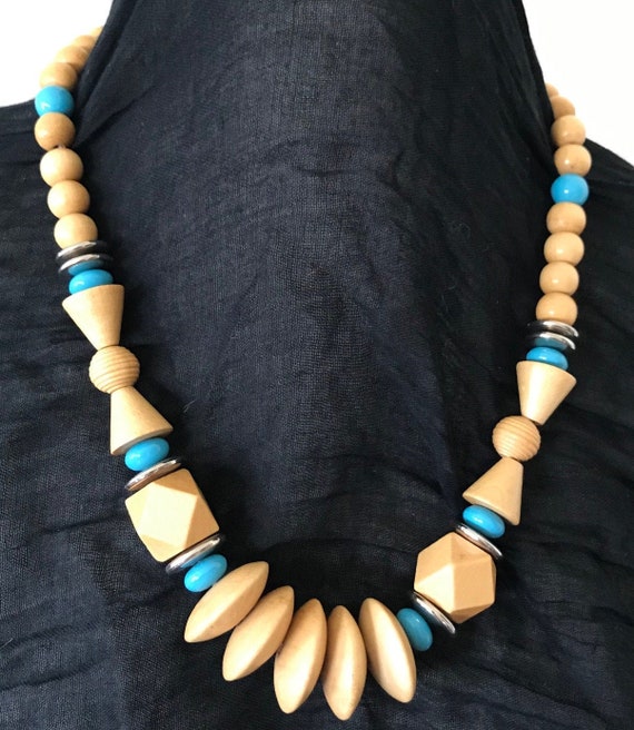 Mid Century Honey Wood and Blue Bead Necklace | Mo
