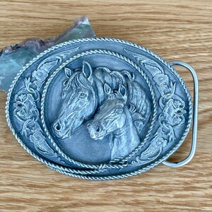 Western Buckle With Horse Heads | Vintage Siskiyou Buckle Co  display picture 3