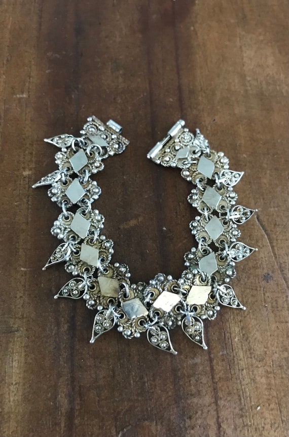 Silver Filigree Bracelet with Delicate Design| Han