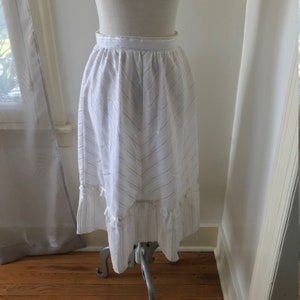 Sale Gunne Sax-Style skirt White and gold metallic City Girl Brand Prairie Skirt Vintage image 7