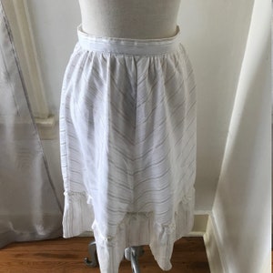 Sale Gunne Sax-Style skirt White and gold metallic City Girl Brand Prairie Skirt Vintage image 3