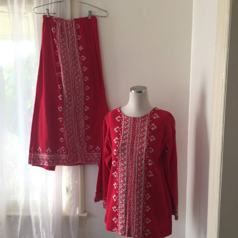 vintage 2 piece set asian pant set ethnic print pant suit batik print blouse red cotton skirt and top tunic