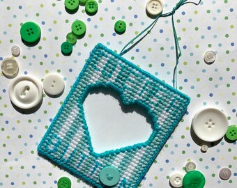 Plastic Canvas: Cute as a Button Frame