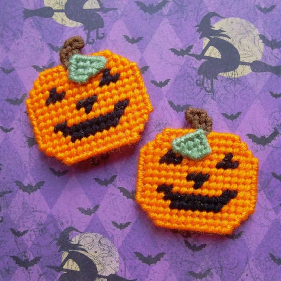 Plastic Canvas: Smiling Jack O' Lantern Magnets (set of 2) - Etsy