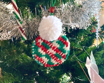 Plastic Canvas: Holiday Boutique Ornament -- "Snowball" Christmas Ball