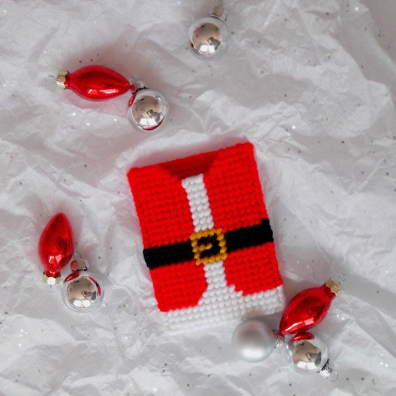 Plastic Canvas: Santa's Suit Gift Card Holder image 4