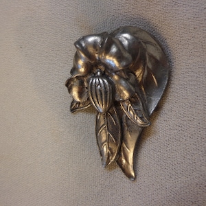 Clip para vestido Art Nouveau con orquídeas de GOLDMAN: clip para zapatos vintage de los años 30