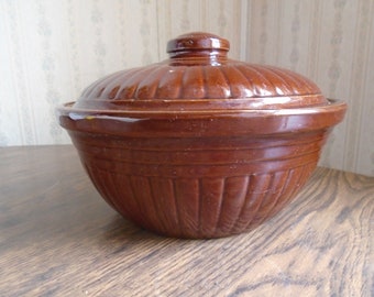 Vintage Hull Pottery USA Brown Glazed 8" Round Casserole Covered Serving Bowl