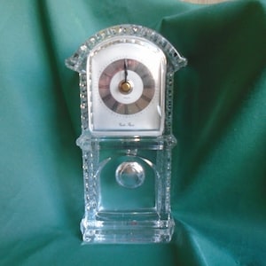 Vintage Castle Reine 24% Lead Crystal Clock - New in Box