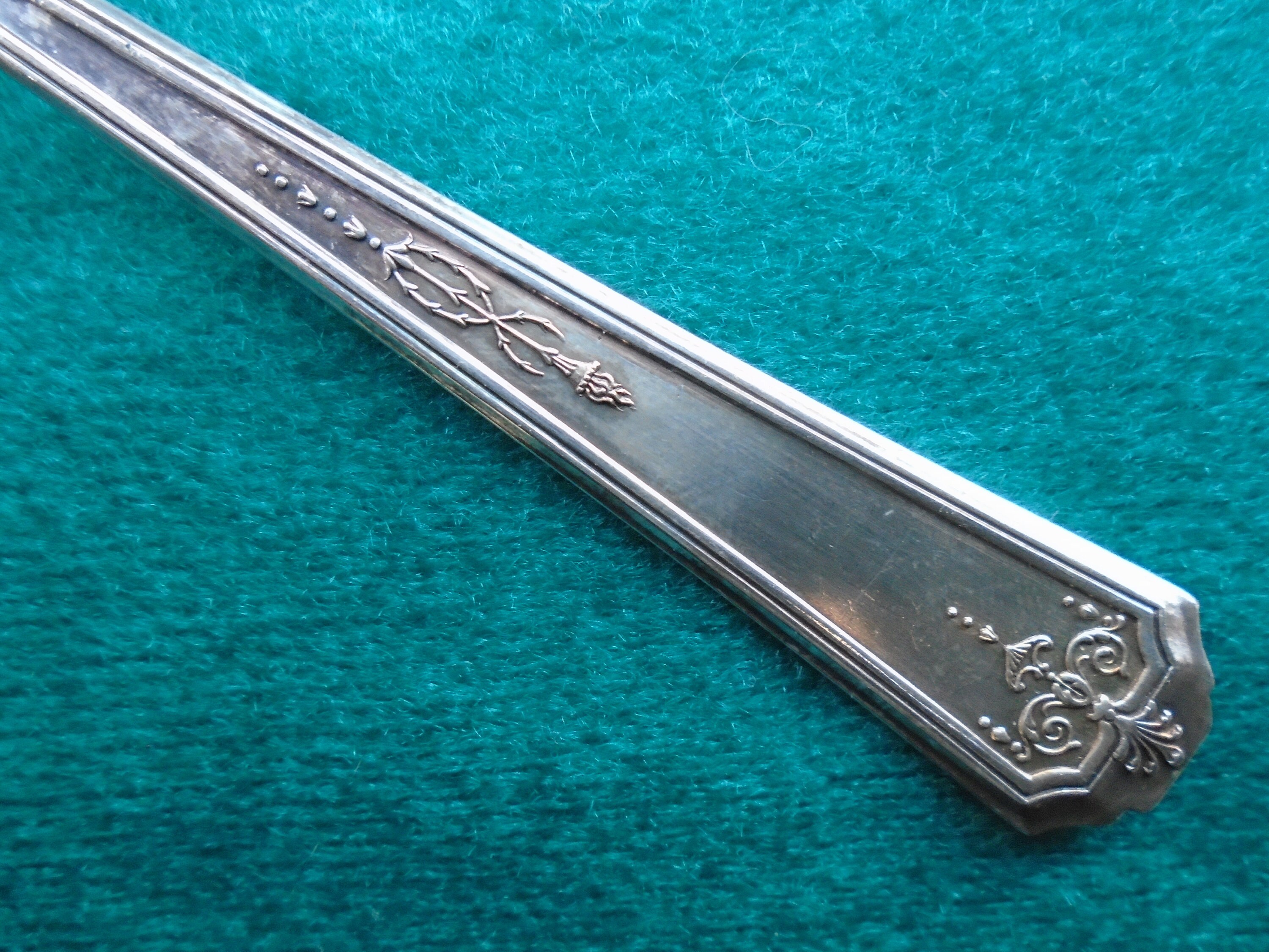Large Solid Jelly Server Spoon 1924 Queen Bess Oneida Tudor Etsy UK