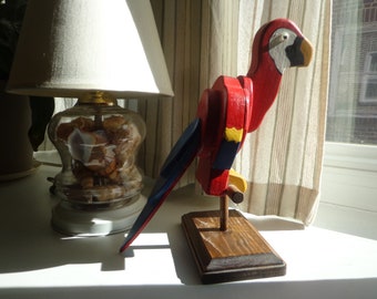Loro de madera, loro de madera grande hecho a mano, pájaro colorido en perca, guacamayo vintage de 9.5 &quot;de altura