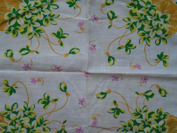 Vintage Hankie, Bouquets of Yellow and Green Flow… - image 6