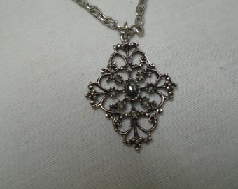 Vintage Avon Halskette, silberfarbener Anhänger, 24 "Kette