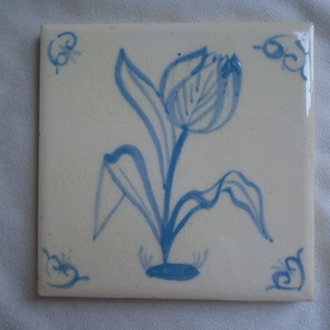 Antique Blue & White Tile, Tulip, American Encaustic AE 357