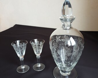 Decanter vintage shots, Vintage Glass Carafe with 2 Shot Glasses, Decanter and glasses, Glass bottle and matching glasses, Vintage Decanter