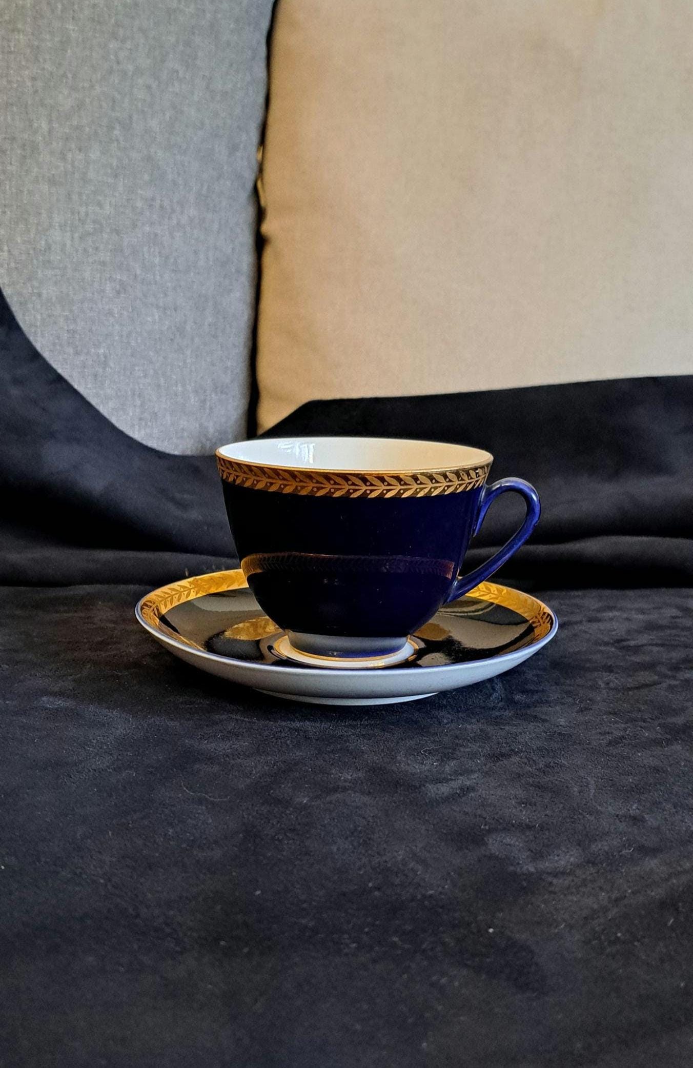 デュレボ ソ連 ロシア ソビエト 磁器置物 時代品 唐物 - メルカリ