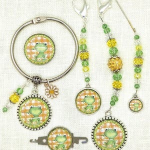 Frog, Daisy, Flower, Plaid, Cross Stitch, Scissor Fob, Needle Minder, Floss Ring, Threader, Zipper Pull, Frogger, Stitching, Sewing