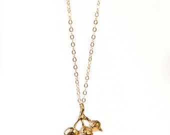 collier délicat or, collier de fleurs pendantes, collier cloche, pendentif 3 fleurs, collier bio, collier nature, collier eucalyptus