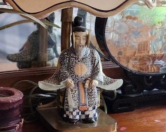 Lamp Antique Asian Wise Man with Original Shade Brass Base Enameled Pottery Seated Emperior Bedside Chinese Home Decor Lighting