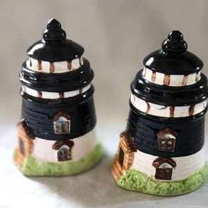 Lighthouse Salt and Pepper Set Vintage Thomson Pottery Oceanside Kitchen Home Decor S and P Storage Replacement Corks Seaside Bay Figurine